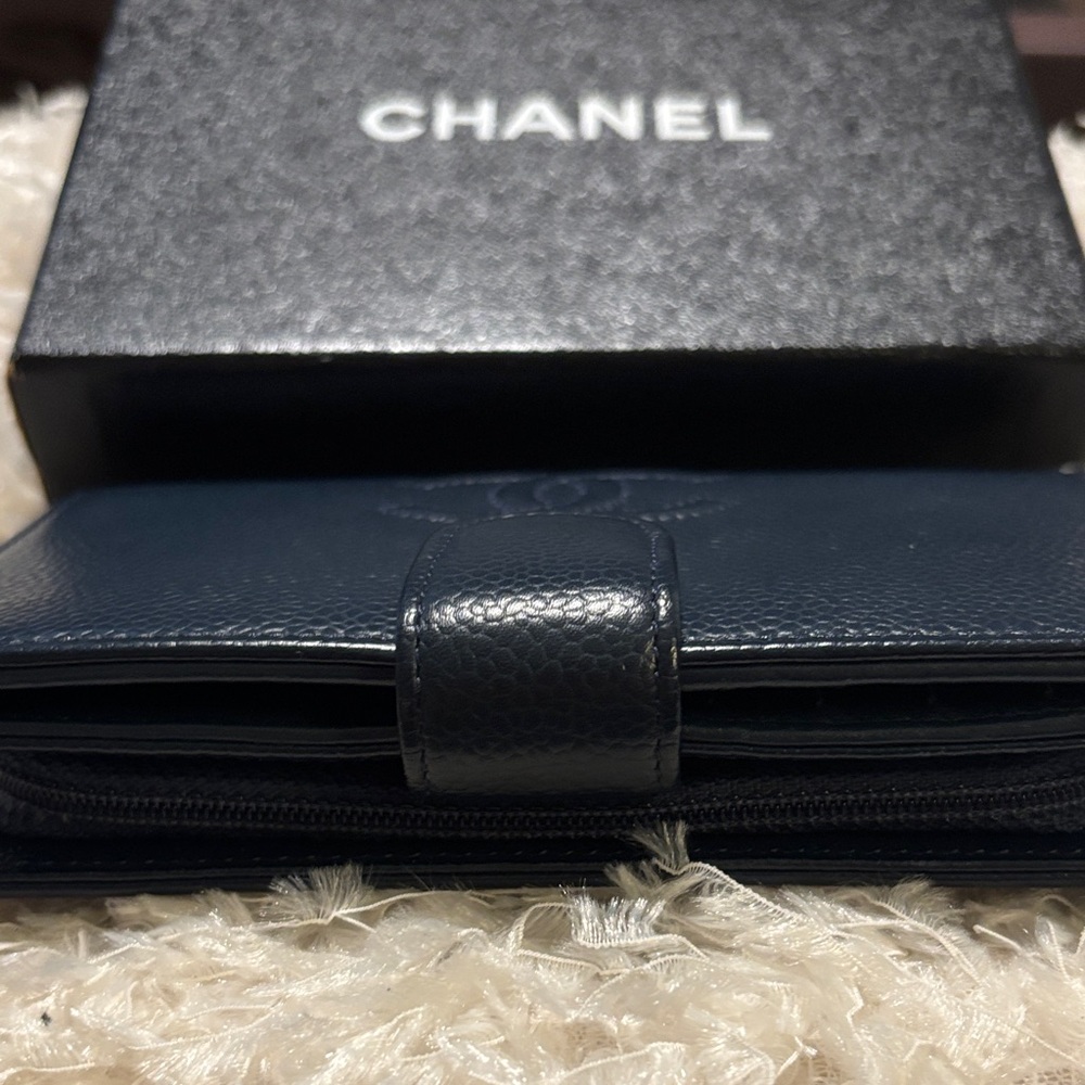 CHANEL Dark Blue CC Caviar Leather Wallet - Picture 7 of 16